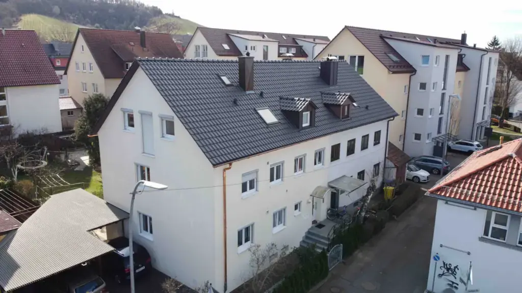 Dachsanierung mit Neueindeckung: Mehrfamilienhaus in Fellbach